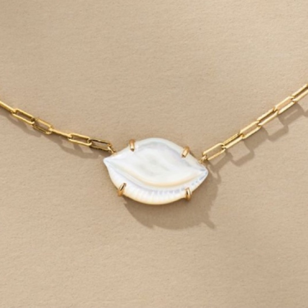 Anthropologie Oval Pearl Necklace. 16” + 3”. Brand new!